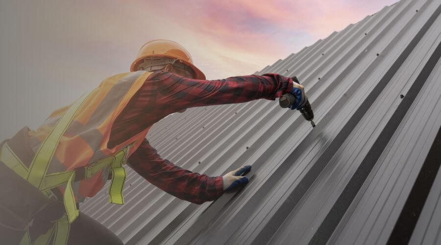 Expert Emergency Roof Repairs services in Ludington, MI